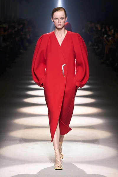 Look 3